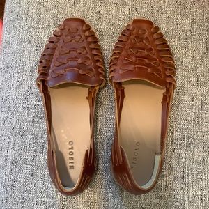 Never worn Nisolo Huaraches - size 9.5